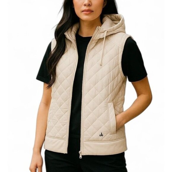 Moose Knuckles Rock Point 2 Quilted Hooded Vest Plaster White - Picture 1 of 15
